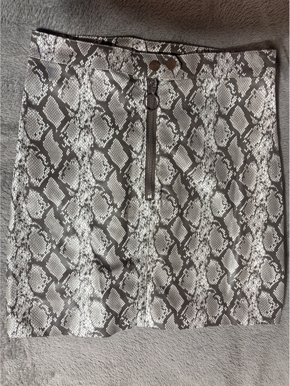 Divided Snake Print Mini Skirt with Front Zipper